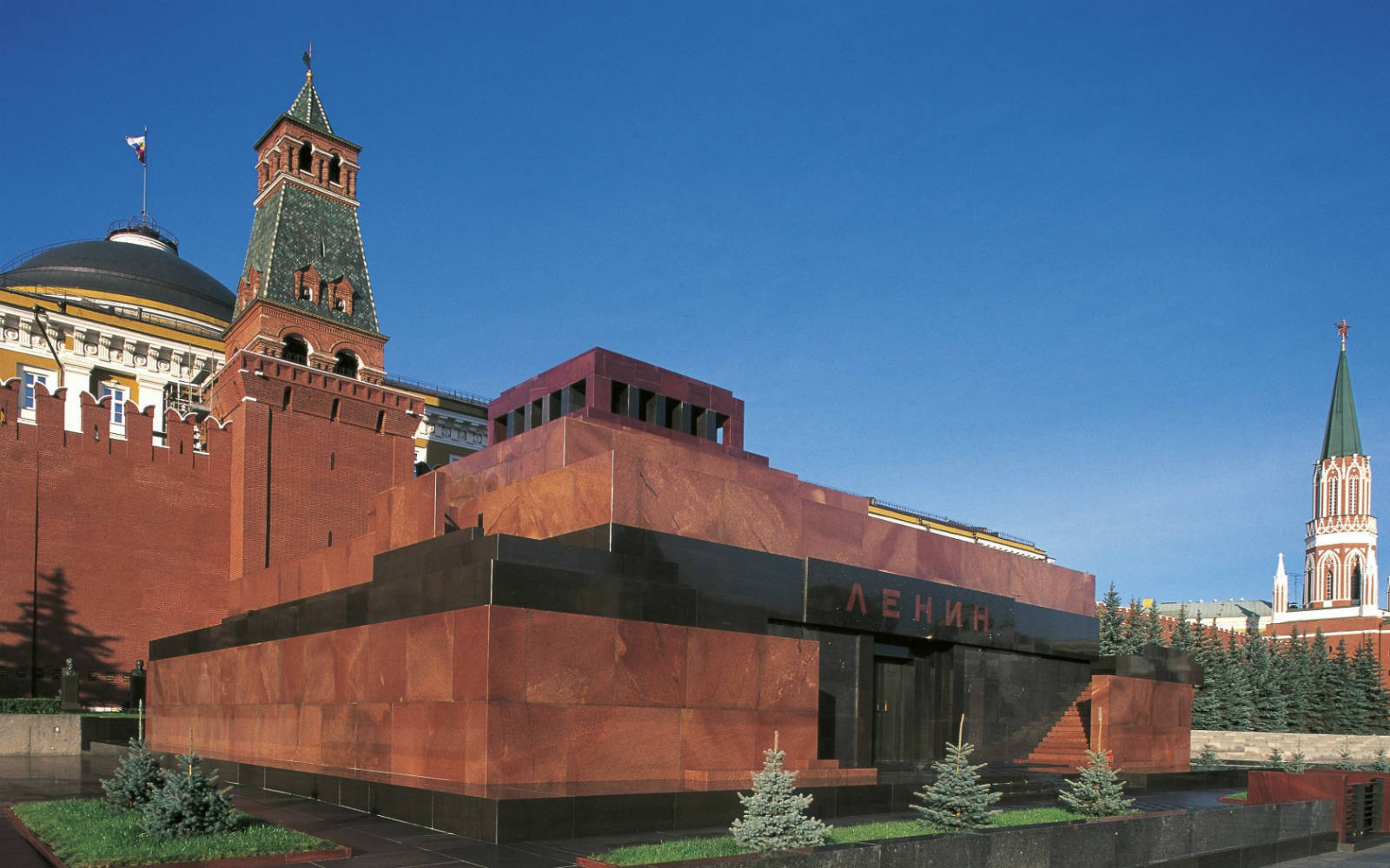 Мавзолей на Красной площади: сохранить или разобрать?