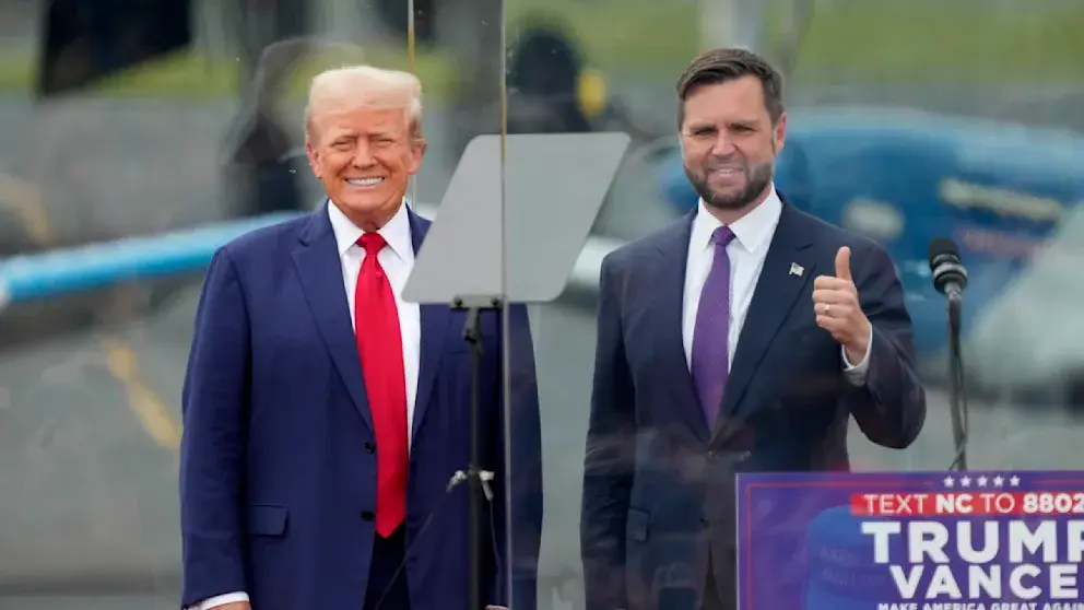 Неловкое появление заместителя Трампа в магазине пончиков