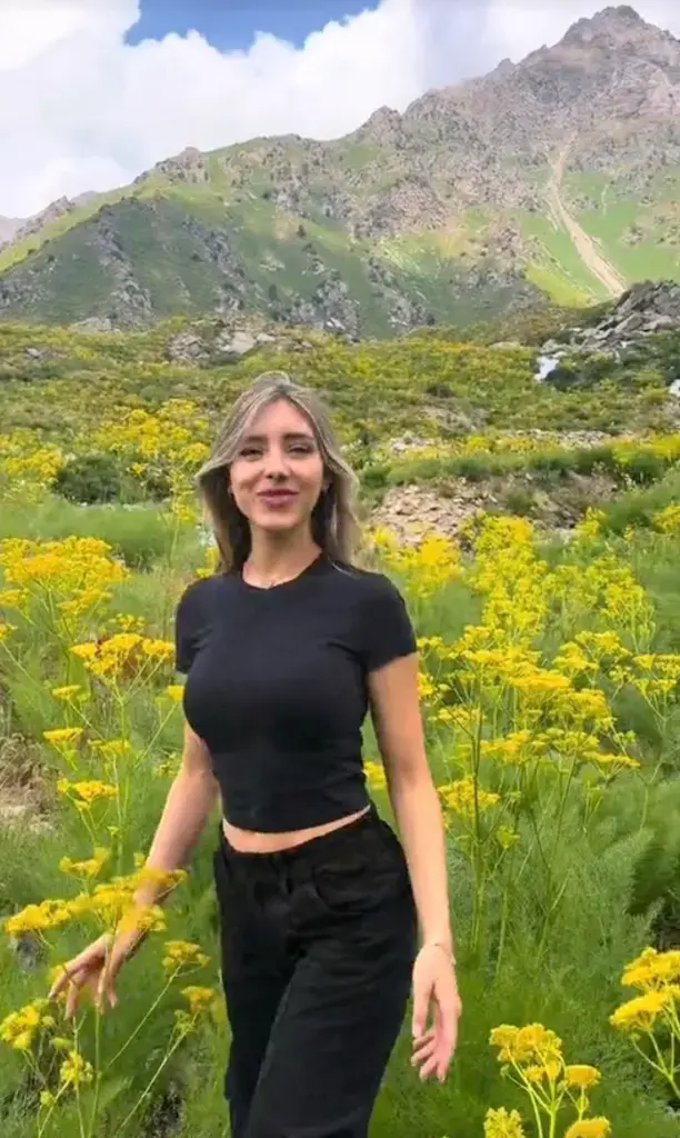 Таинственная блондинка, путешествующая с секретным генеральным директором Telegram, публиковала информацию о поездке в социальных сетях до того как