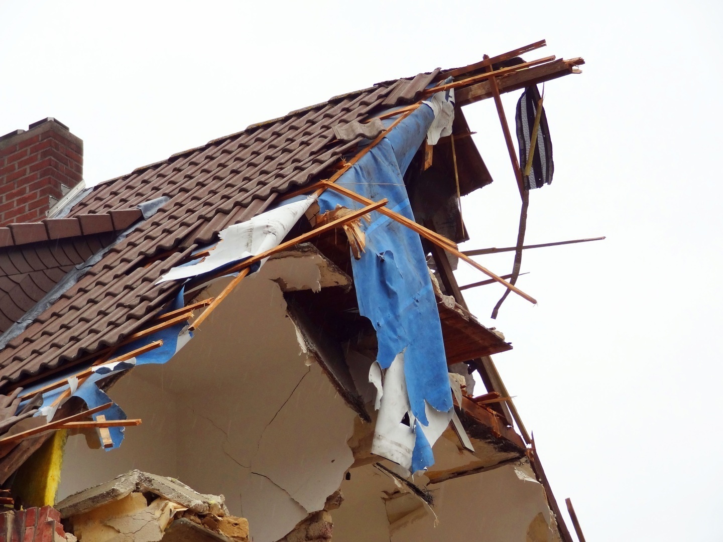 Компенсация на капремонт жилья, получившего повреждения в результате ЧС или теракта, увеличена