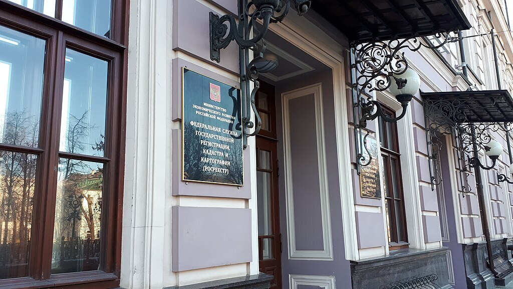 Некогда ухаживать за земельным участком: как по закону оформить отказ от права собственности? Практика юриста