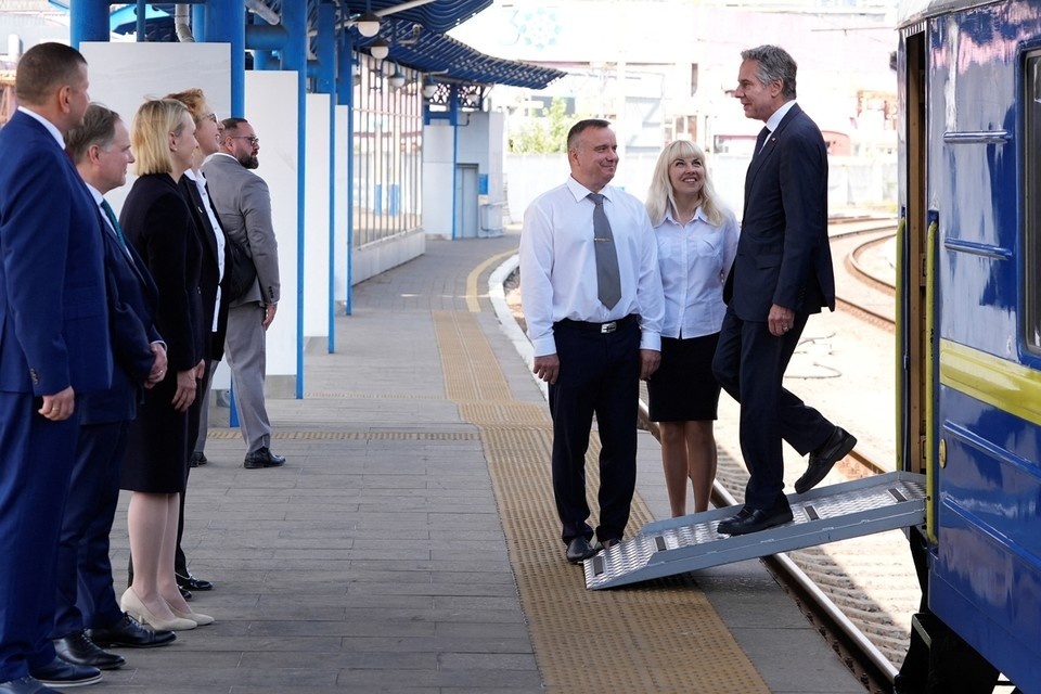 Блинкен приехал в Киев, чтобы разрешить бить ATACMS вглубь России: Что это изменит