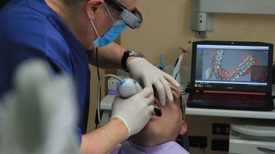 23 зуба удалены, 12 имплантатов установлено. Стоматологическая процедура в Китае привела к смерти мужчины