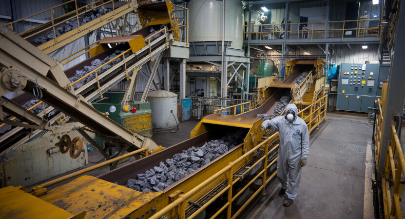 Путин призывает дать ответ за санкции и предлагает ограничить экспорт урана