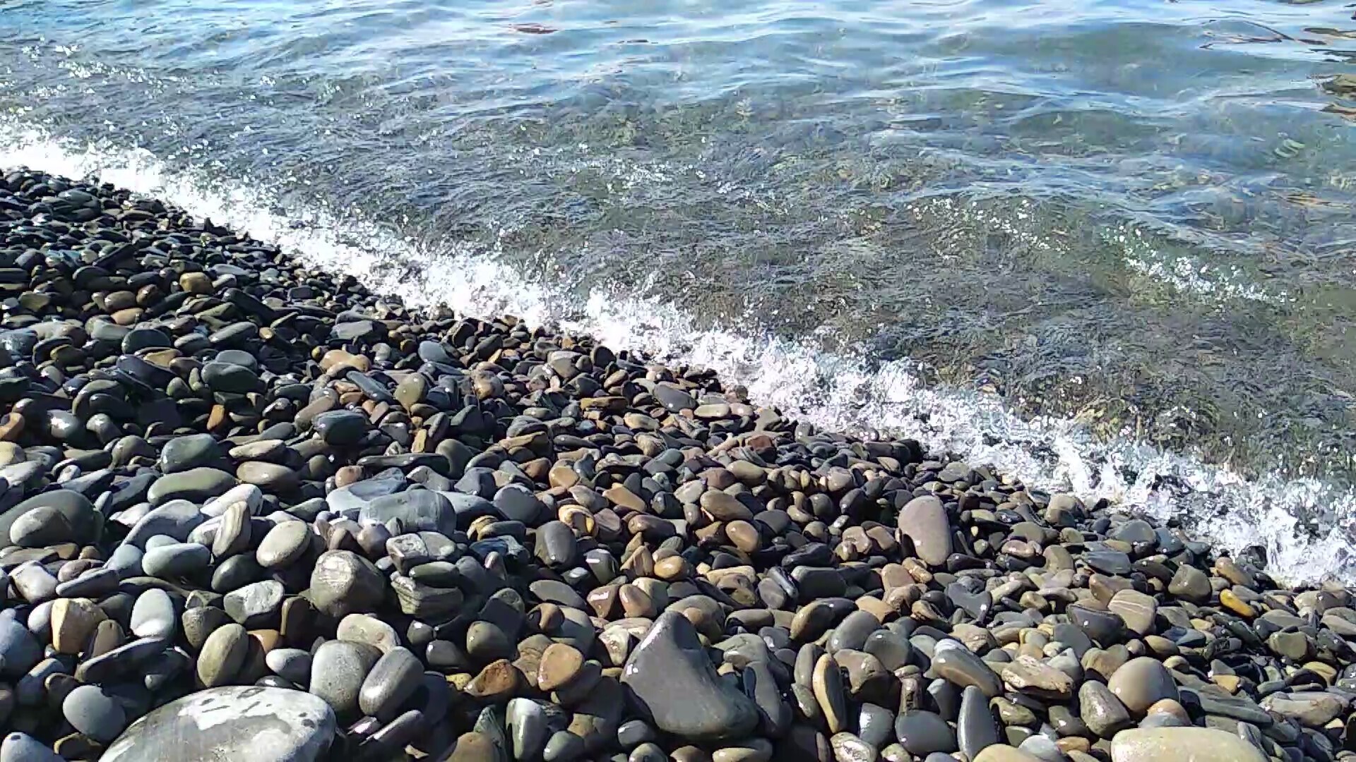 Почём бунгало в Анапе. Закрытый на ночь пляж и шикарная морская водица. Репортаж из бархатного сезона