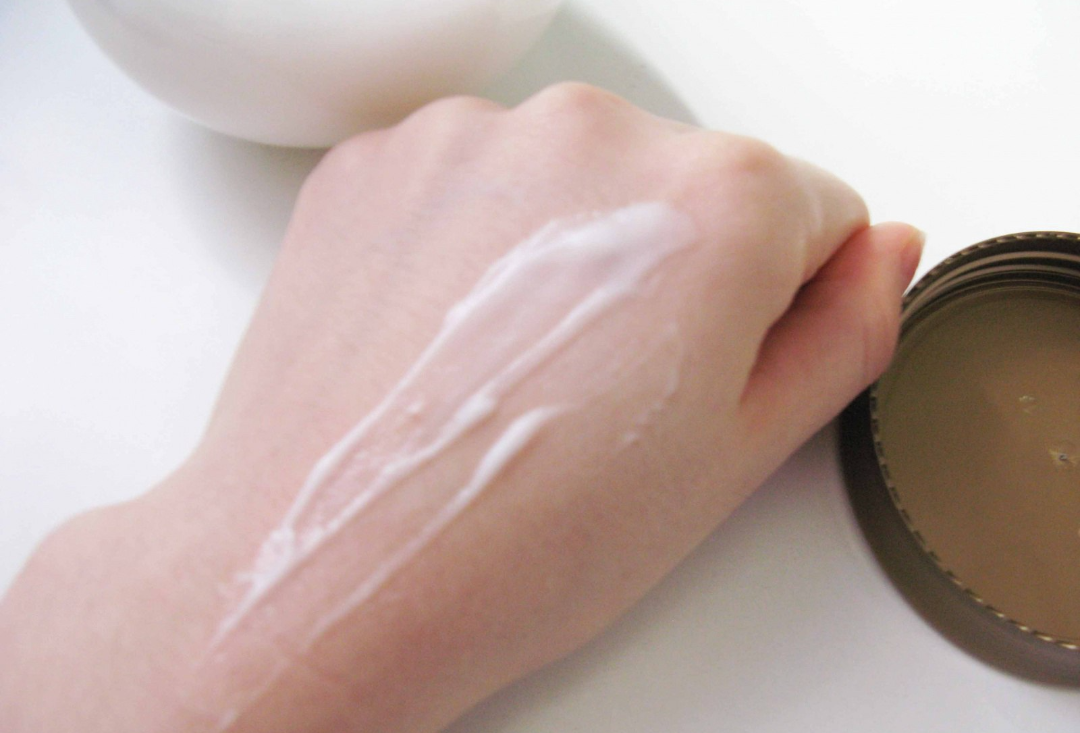 Мягкий крем, который подарит вам стойкое увлажнение + приятный аромат.