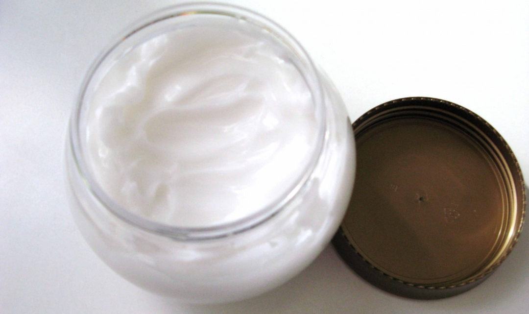 Мягкий крем, который подарит вам стойкое увлажнение + приятный аромат.