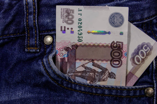 Когда возможен отказ от наличных денег, если лишь10% платежей совершаются с их помощью?