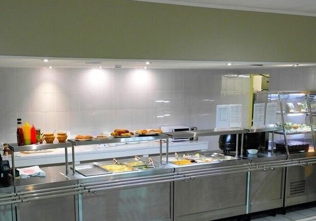 Купидон, нимфа и фавн Валера. Как "я же мать" получила решительный отпор. Драма в столовой.