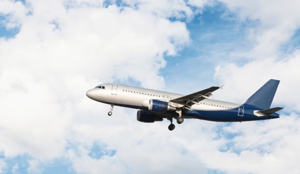 🔥⚡🔥Коктейль Молотова и записка с угрозами. Блогер Милохин не хочет возвращаться на родину после поджога дома отца