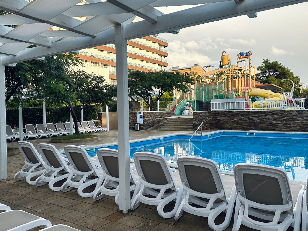 Отель “Alean Family Biarritz” в Геленджике: всё для отдыха, кроме одного нюанса.