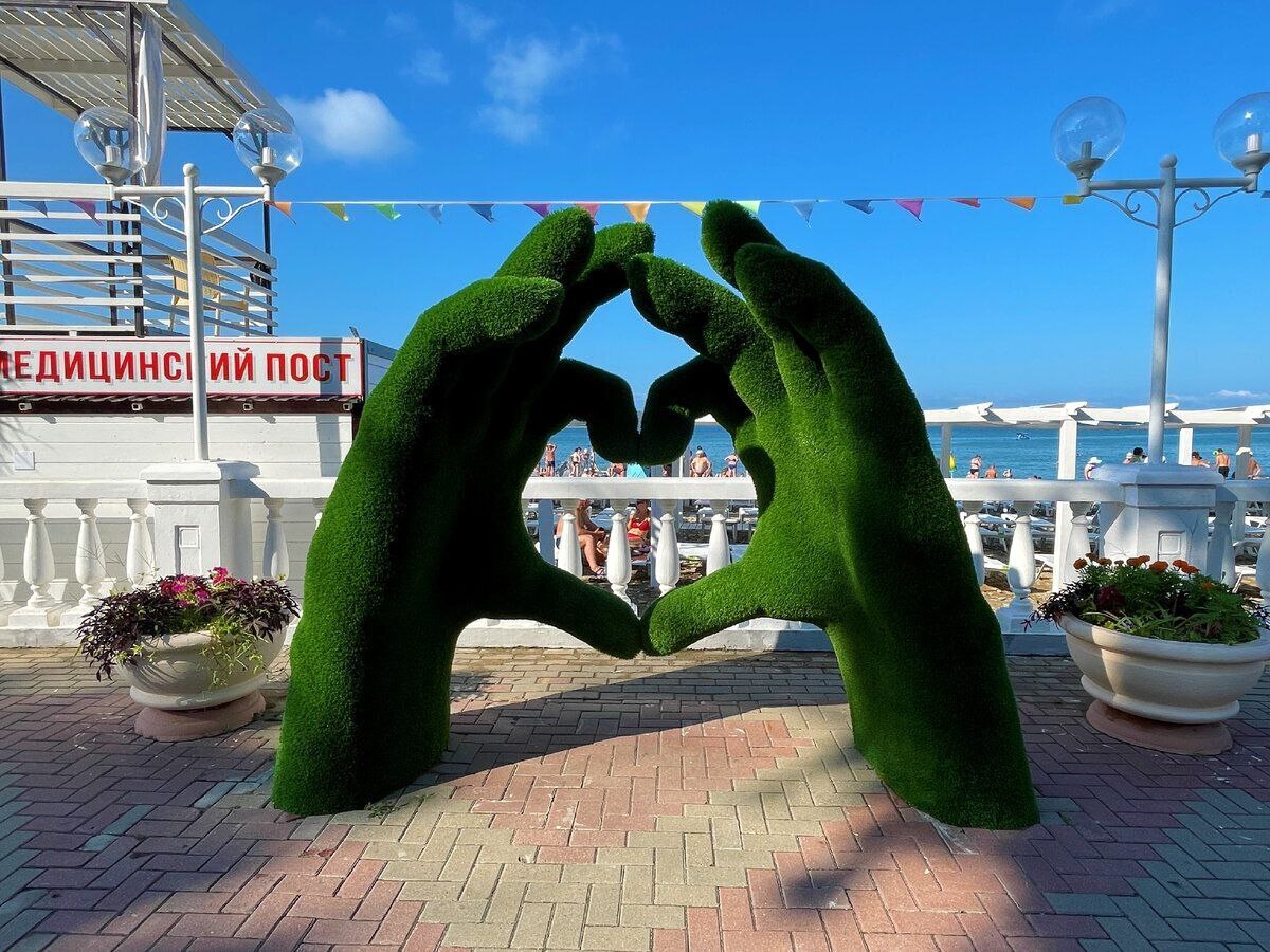 Достопримечательности на набережной села Дивноморского 2 часть