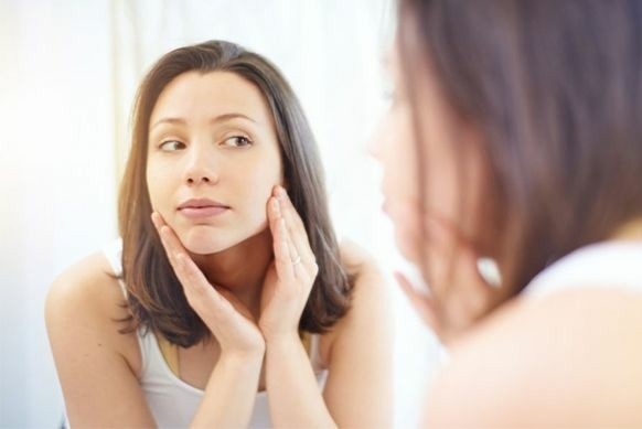 Используй косметику правильно. Ошибки в уходе, которые бьют по коже и бюджету