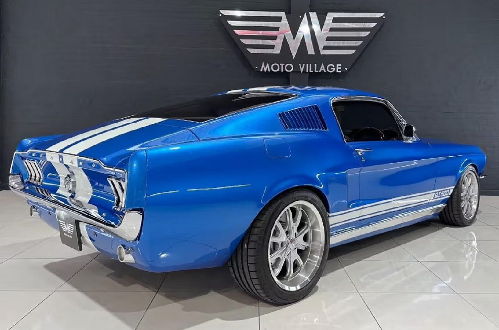 В Африке продают классический Ford Mustang, сделанный из BMW M3 E92