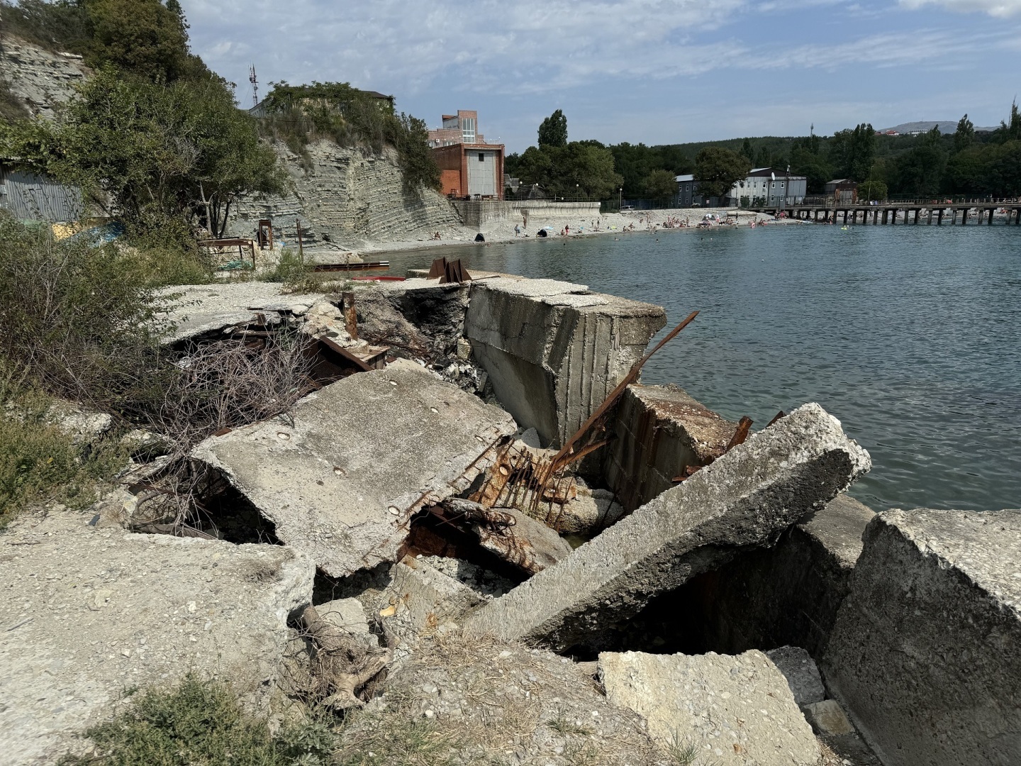 Геленджик. Голубая бухта. С этого курорта вы захотите сбежать и больше никогда не возвращаться