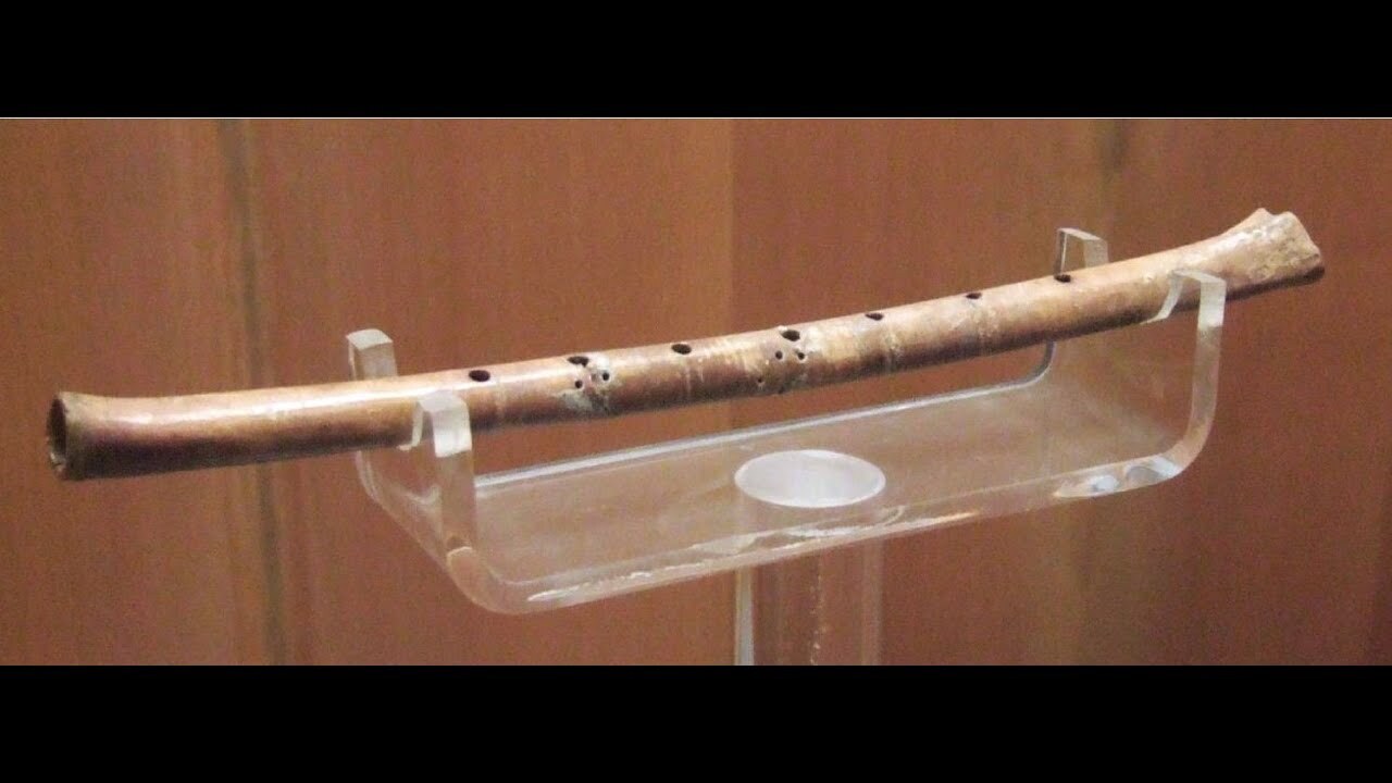 23 сентября 1999 года было объявлено об обнаружении в Китае самого древнего из найденных музыкальных инструментов – флейты возрастом 9000 лет.