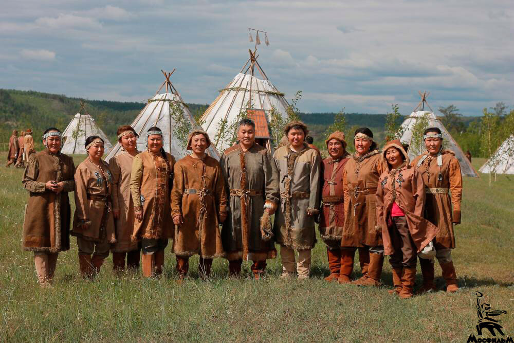 Как живут Якуты? Шаманы, религия, паломничество, гостеприимство и вегетарианство.