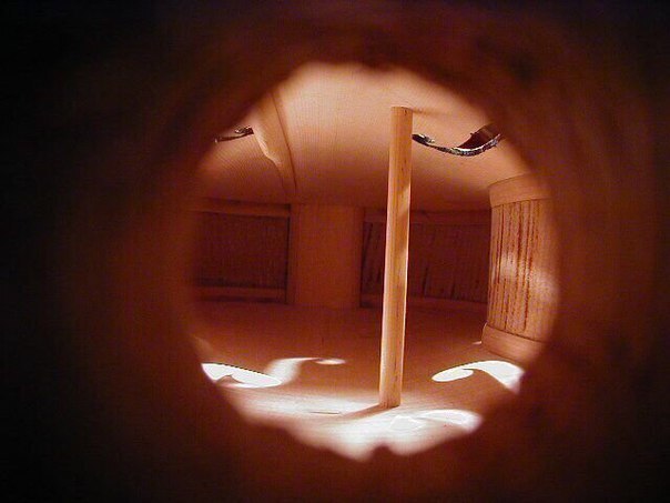 Макросъемка, сделанная внутри музыкальных инструментов Румынским художником Адрианом Бордой