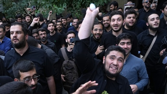 Иран отправил 15 000 СМС-сообщений гражданам Швеции с призывом мщения