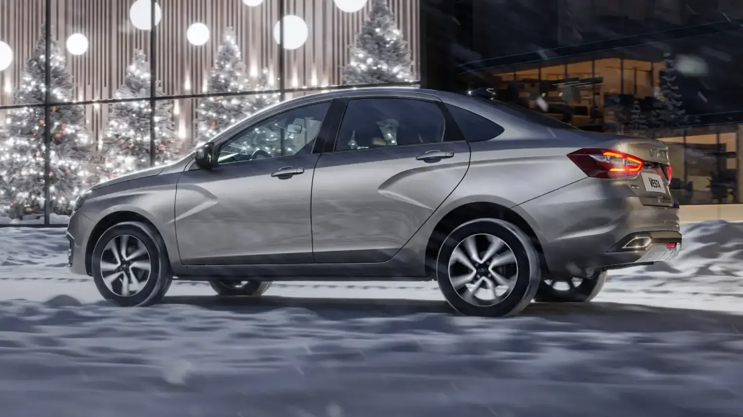 АвтоВАЗ начнет выпуск Lada Vesta с климат-контролем в 2025 году