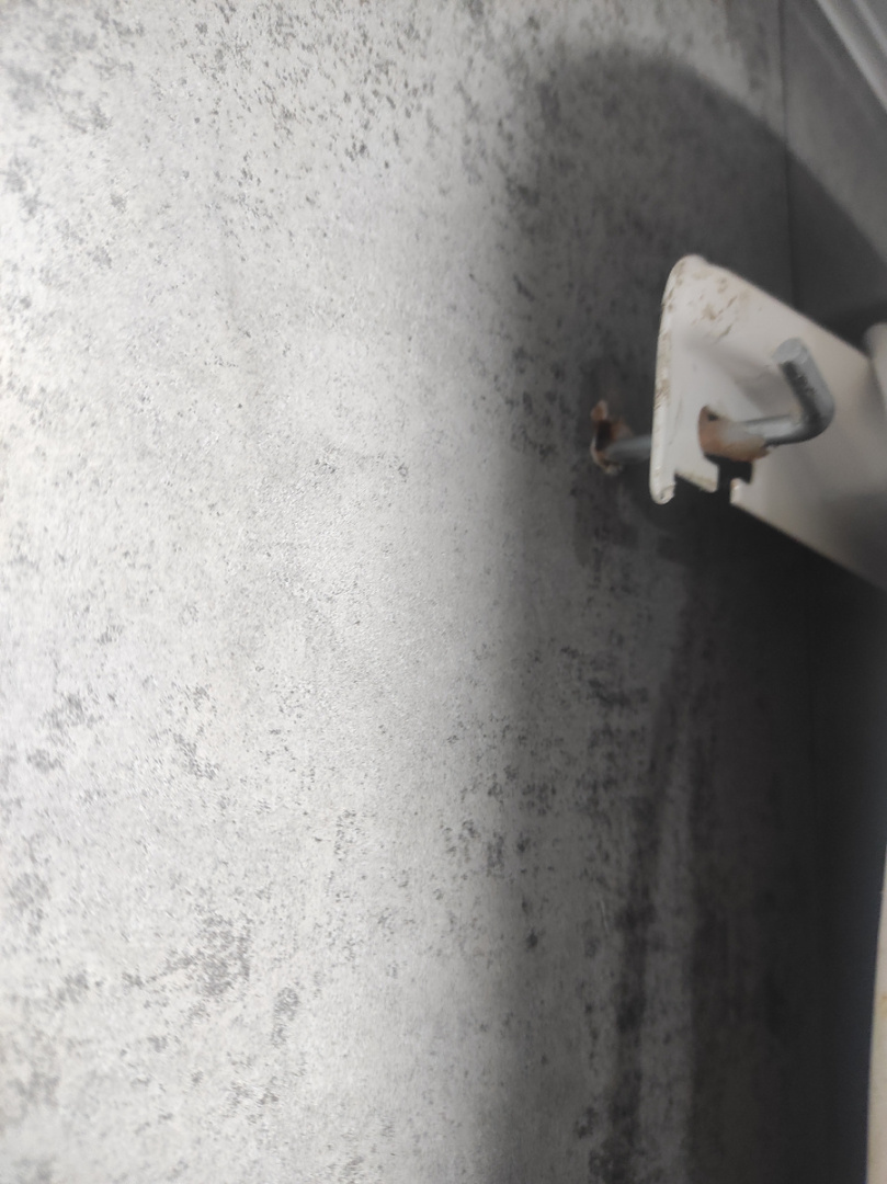 Уверена, вы раньше не знали этого способа крепить бойлер к стене