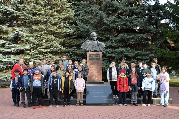Военнослужащие отряда специального назначение им.М. Шаймуратова провели урок мужества для уфимских школьников
