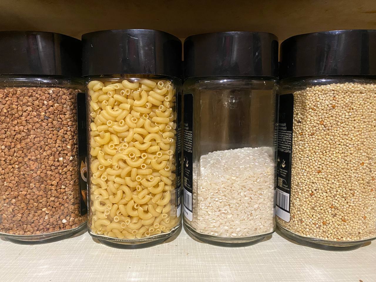 Организация хранения: нашла бюджетные и надежные баночки для муки и круп.