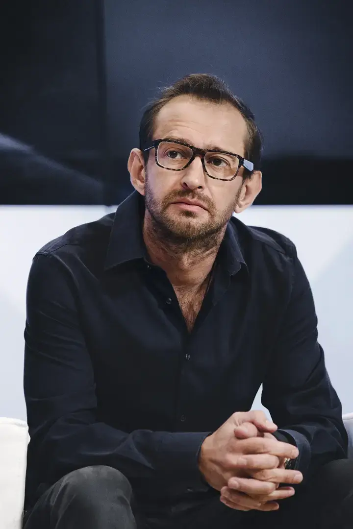 Осуществивший мечту многих с Анджелиной Джоли, попал в больницу? Константин Хабенский, что со здоровьем?