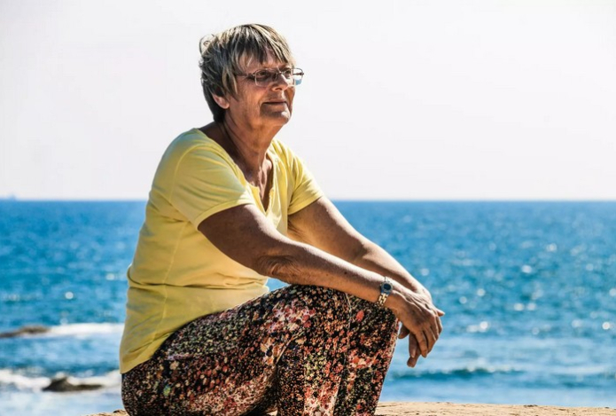 Врачи рассказали о необходимом количестве витамина D для людей старше 75 лет.