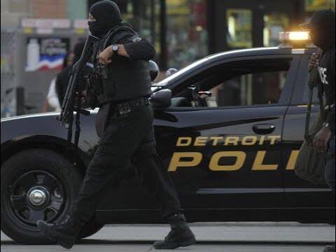 Комичная операция. Как полицейские под прикрытием столкнулись друг с другом.