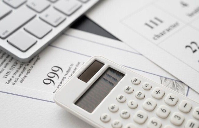 Как и в каком порядке выплачивает долги гражданин, находящийся в местах лишения свободы