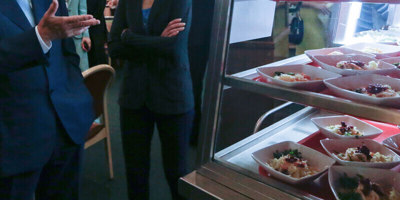 Первое, второе и компот. Депутат рассказал, во сколько обойдется полноценный обед в Госдуме