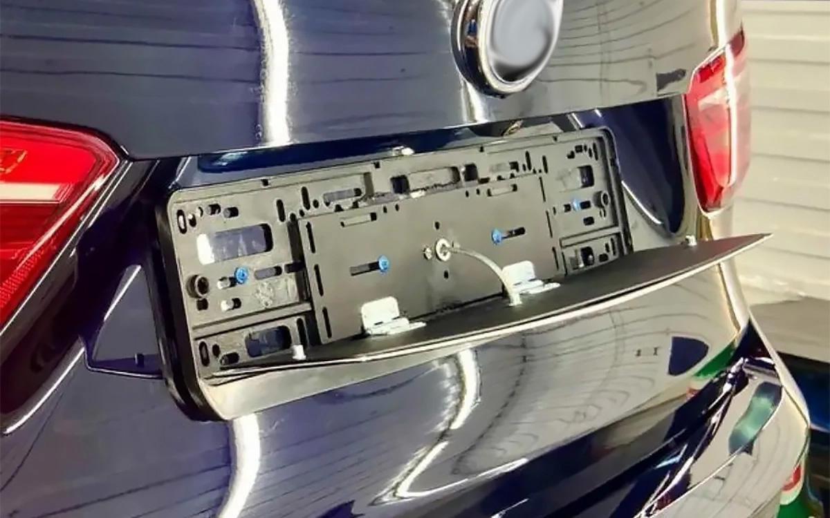 Путин одобрил лишение россиян прав за хитрые рамки на машинах