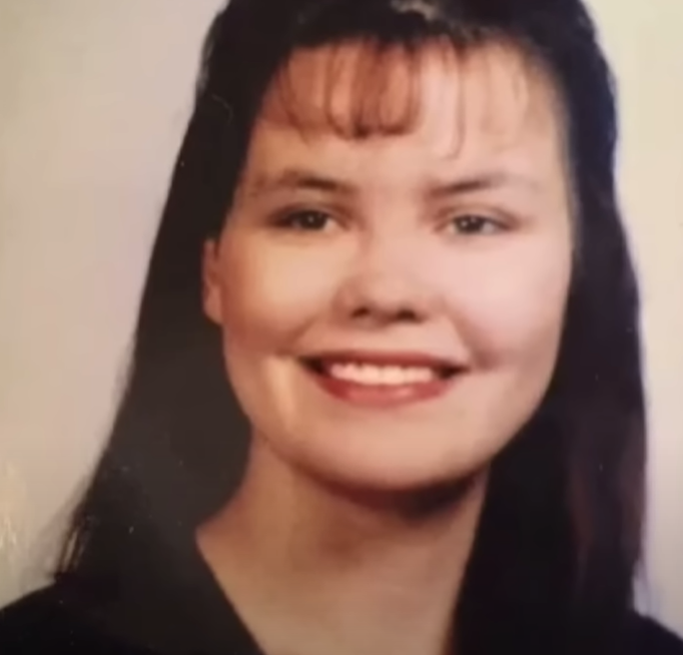 Родители с нетерпением ждали дочь с внуками на Новый Год, но она так и не приехала. Все были убиты горем, кроме отца.