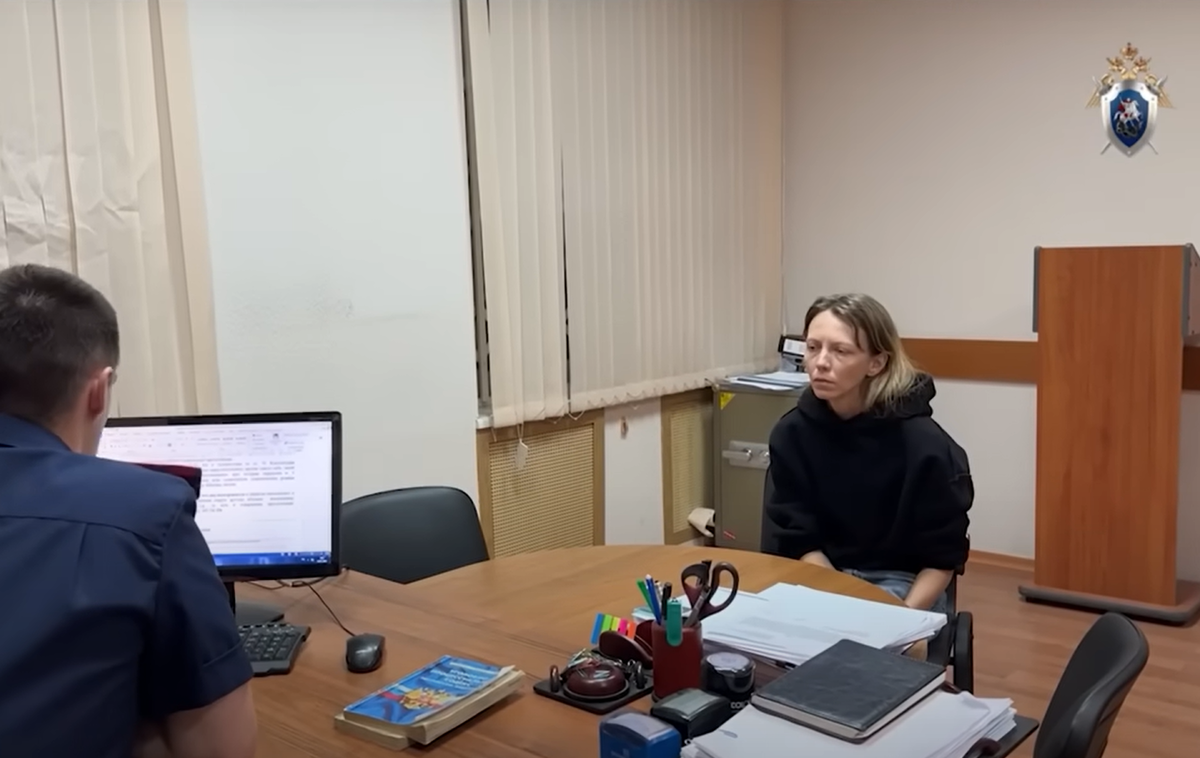 Маленький Лев уже почти уснул, как вдруг к нему подошла мама. Он не знал, насколько она может быть жестока