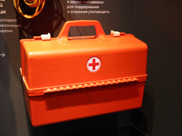 Скандал в Петербурге: бизнесмен избил сына за найденную пробку от вина