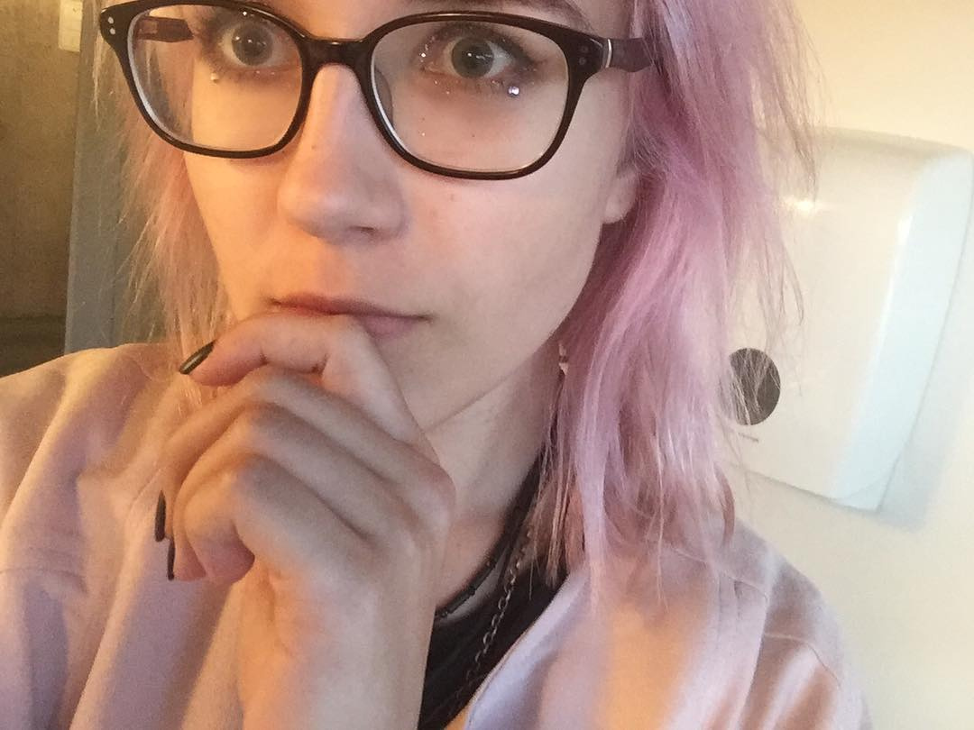 Таня с Артемом познакомились в клубе и сразу начали жить вместе. Вседозволенность и разврат быстро поработили юную пару