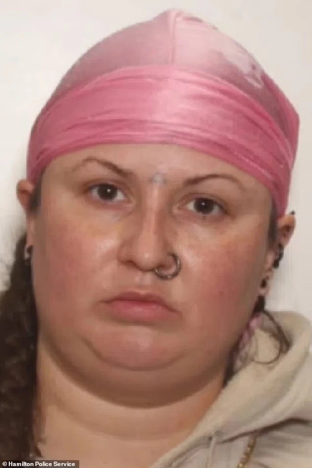 Канадская полиция считает подозреваемую в убийстве трех человек за три дня «серийным убийцей» 💀💀💀