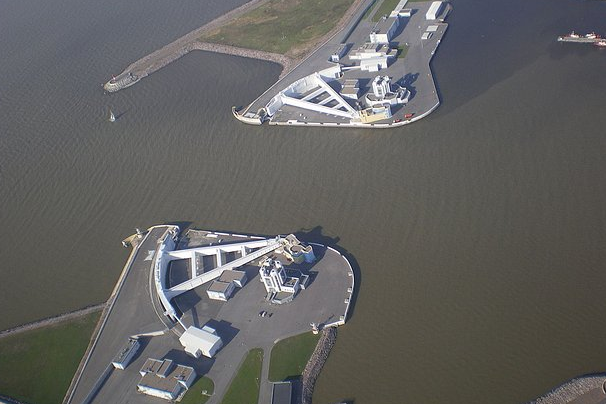 Дамбу в Санкт-Петербурге перевели в режим готовности