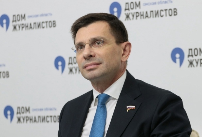 Депутат Госдумы инициирует ограничение гонораров артистов на новогодние выступления: общественный резонанс и социальная справедливость