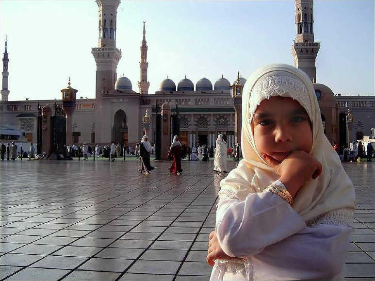 «Каждый регион реализует свои полномочия». Кремль «открестился» от дискуссии по запрету никабов и хиджабов в школах