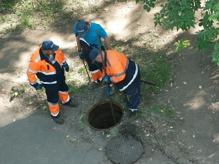 Борщевой потоп: как коммунальная авария в Златоусте превратила двор в супницу