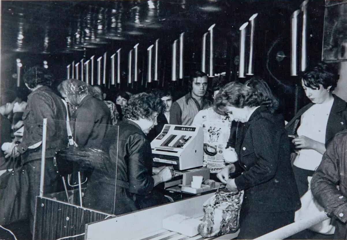 Помидоры /Коммунальная квартира/Байки Крысы, рожденной под знаком Рака, из поймы Ижоры.