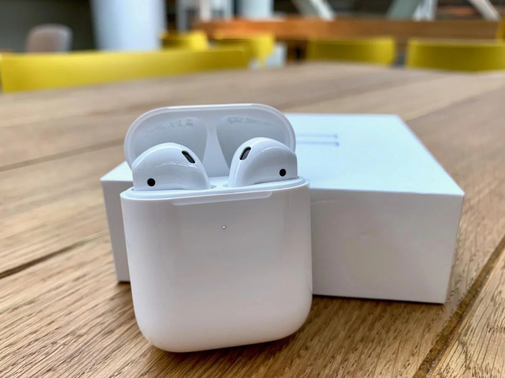 Apple AirPods 4 в мир новых технологий