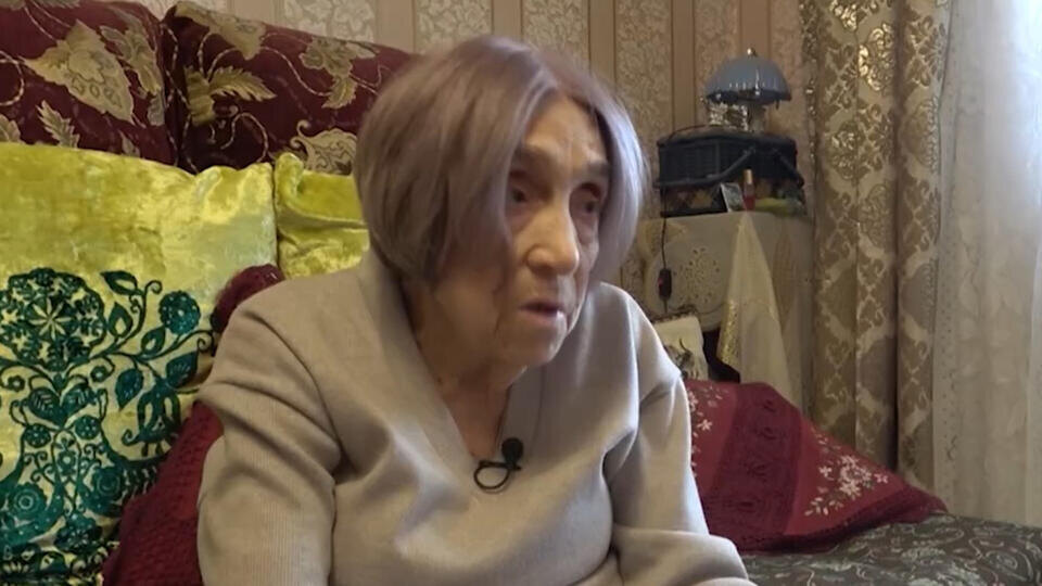 Слезы радости: суд вернул 80-летней бабушке ее жилье, которое присвоила сиделка