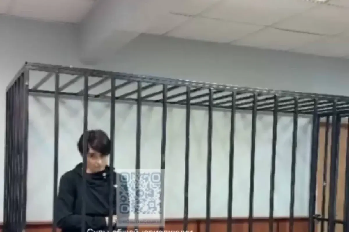 Инцидент в Москве: Женщина угрожает строителям пистолетом и вызывает резонанс в обществе