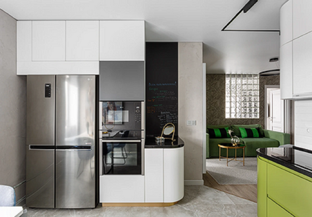 Как вписать холодильник в интерьер?