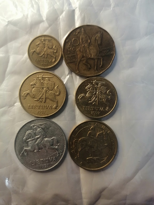 Коллекционные монеты? Нет. Но так называемая «ходячка» вызывает живой интерес тех, кто увлечен нумизматикой