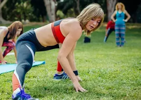 9 привычек ухоженной женщины 40+, которая выглядит моложе и свежее ровесниц