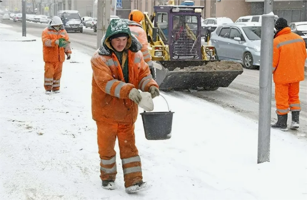 Соль и химия на дорогах - это боль для жителей городов! Почему городские службы отказываются использовать песок и гранитную крошку?